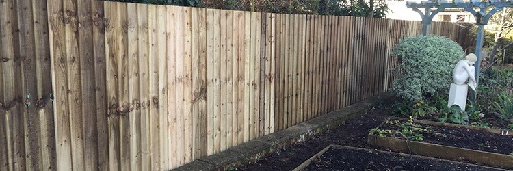 closeboard fencing installation