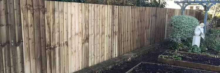 closeboard fencing installation